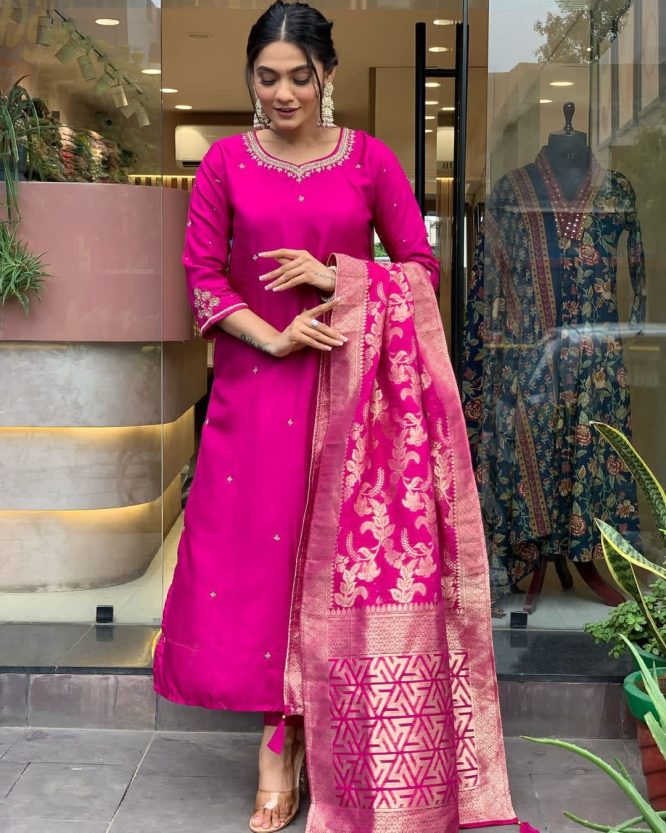 Regal Rose Premium Suit Set
