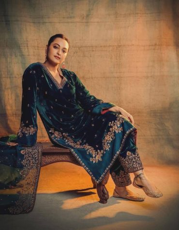 Sonakshi Royal Velvet Elegant Suit Set