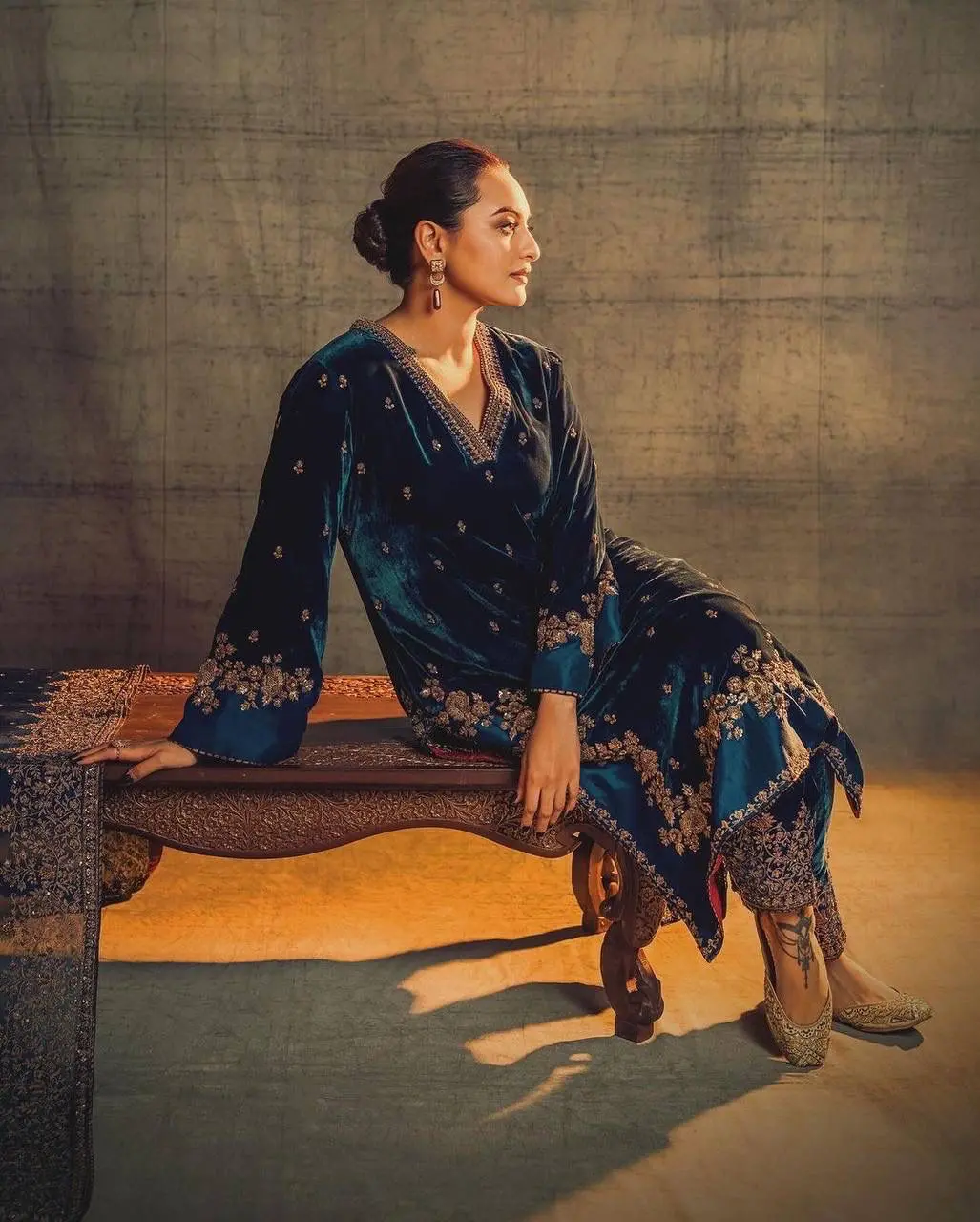 Sonakshi Royal Velvet Elegant Suit Set