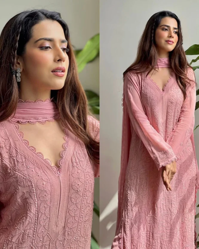 Pehnawa Gulabi Embroidery Ethnic Set
