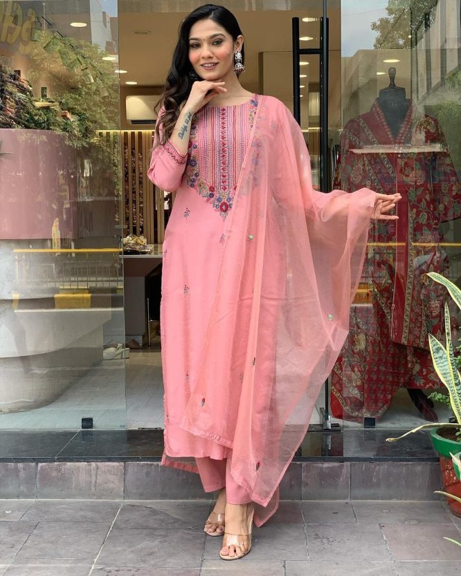 Rose Blush Embroidered Chanderi Suit Set