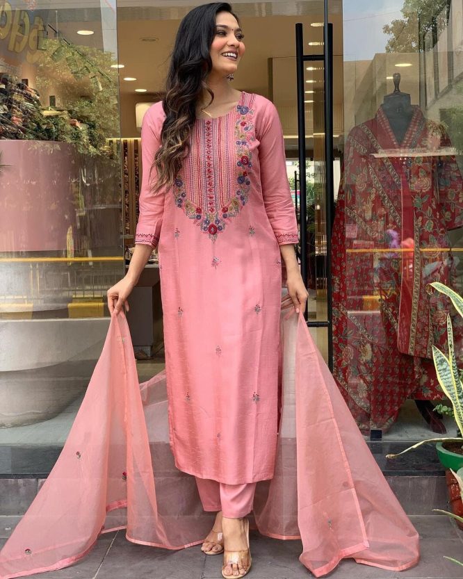 Rose Blush Embroidered Chanderi Suit Set