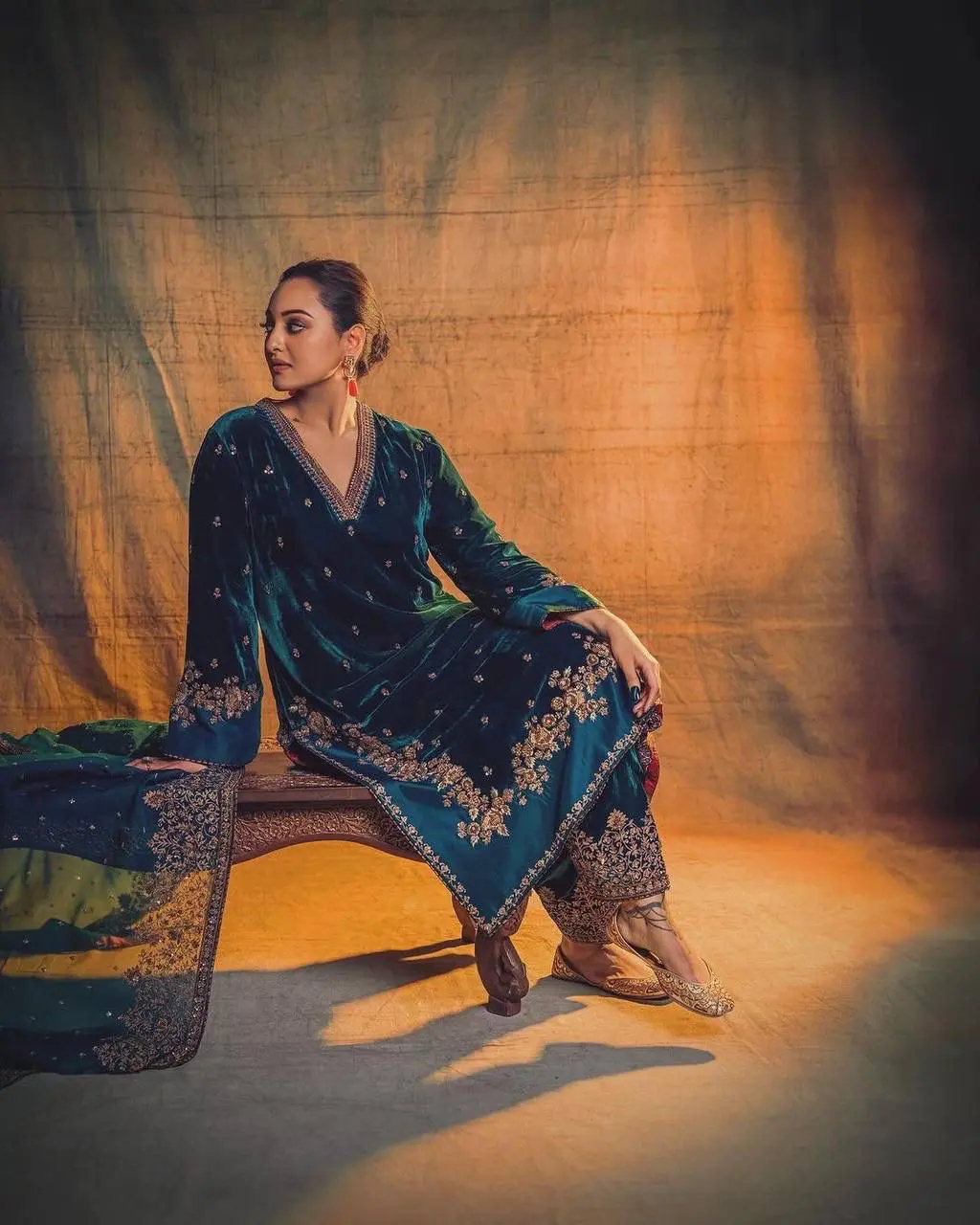 Sonakshi Royal Velvet Elegant Suit Set