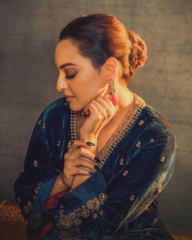 Sonakshi Royal Velvet Elegant Suit Set