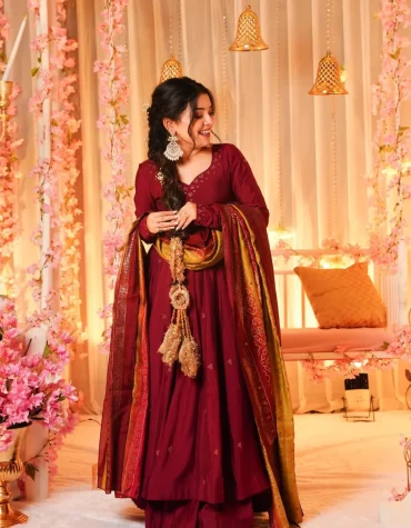 Aarohi Maroon Muslin Set
