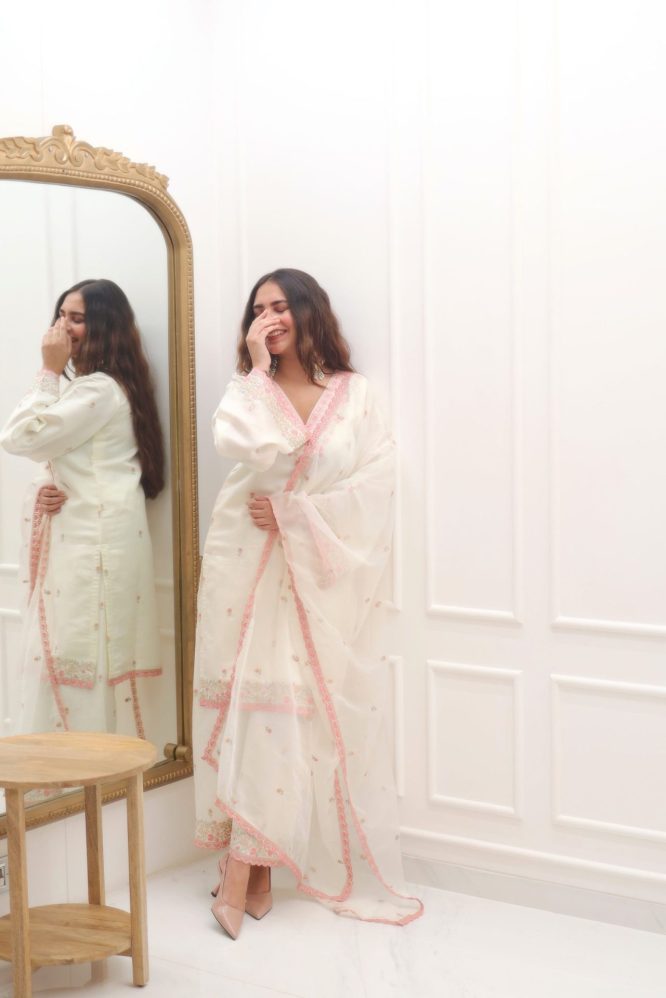 Pearl White Chanderi Kurta with Floral Motifs