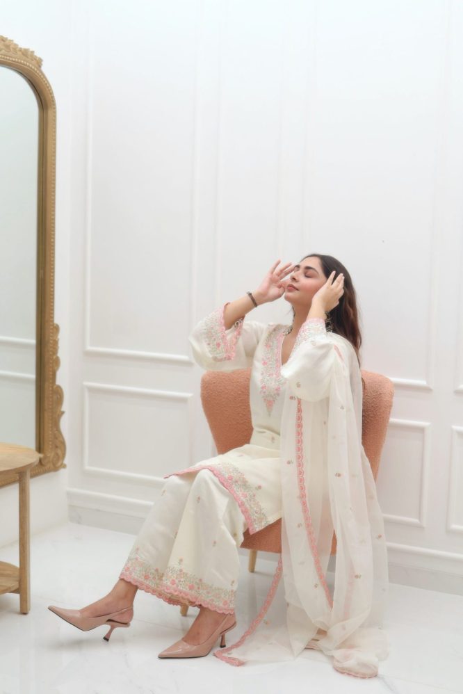 Pearl White Chanderi Kurta with Floral Motifs