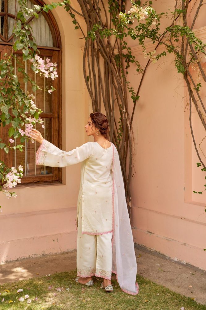 Pearl White Chanderi Kurta with Floral Motifs
