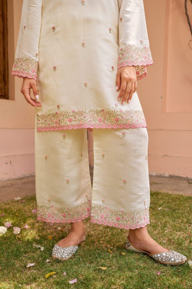 Pearl White Chanderi Kurta with Floral Motifs