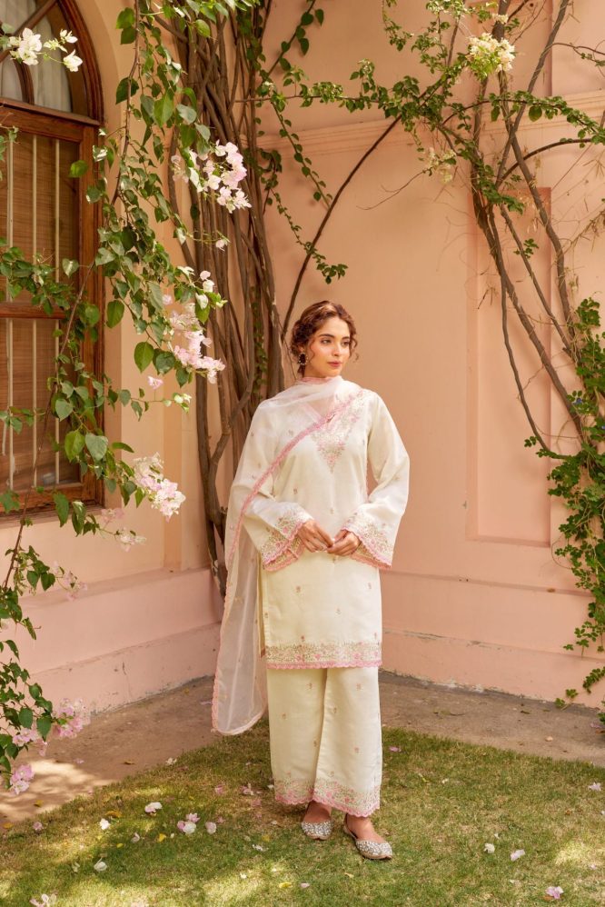 Pearl White Chanderi Kurta with Floral Motifs