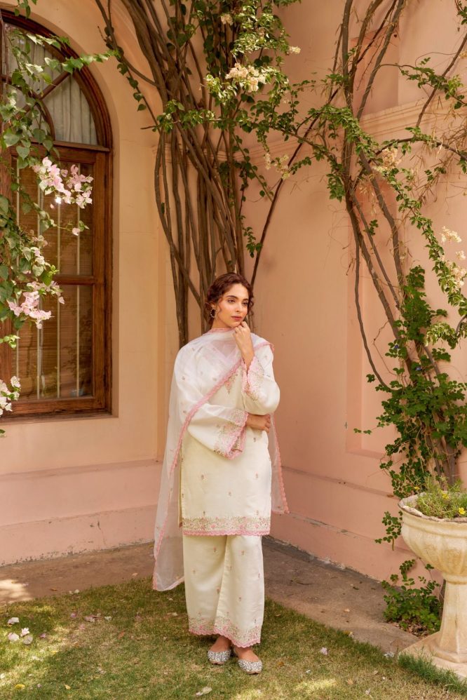 Pearl White Chanderi Kurta with Floral Motifs