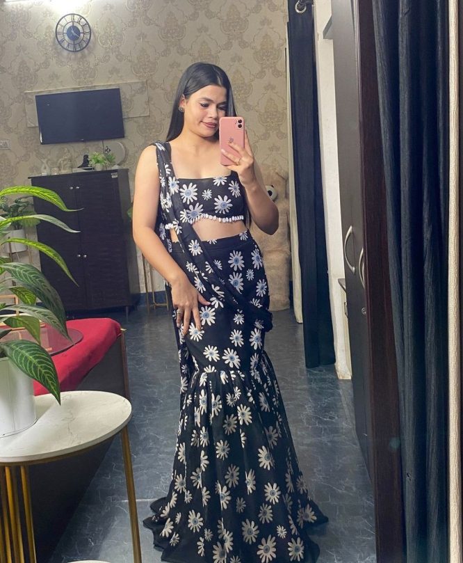 Daisy Bloom Black Lehenga Set