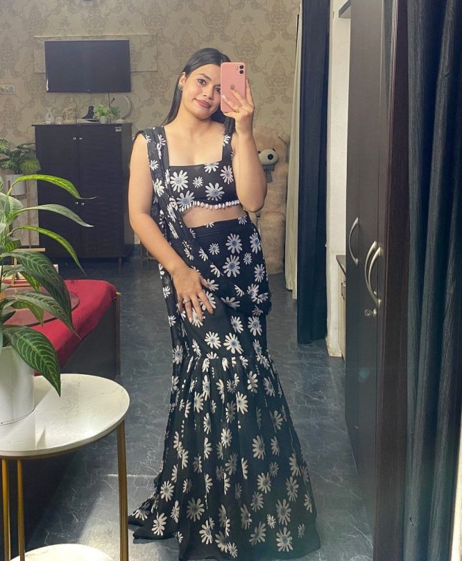 Daisy Bloom Black Lehenga Set