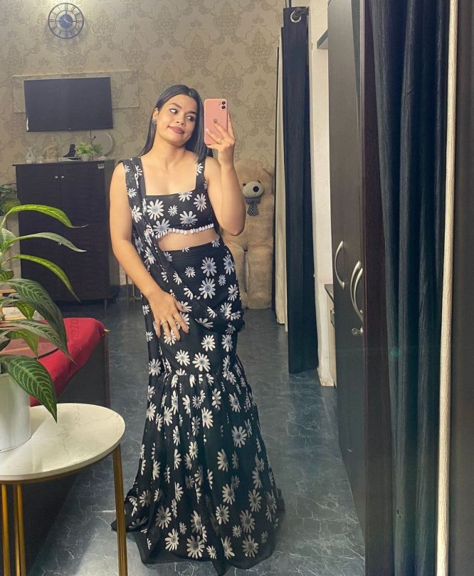Daisy Bloom Black Lehenga Set