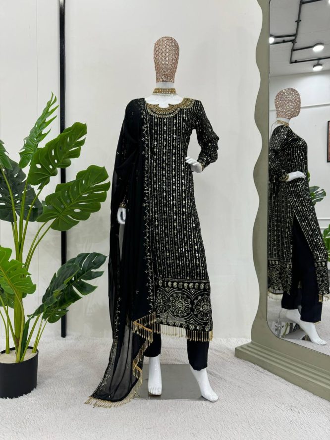 Royal  Intricate Design Kurti Trouser Suit Set With Beautiful Dupatta