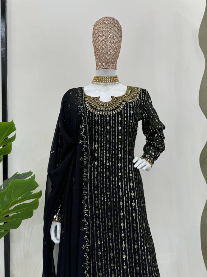 Royal  Intricate Design Kurti Trouser Suit Set With Beautiful Dupatta