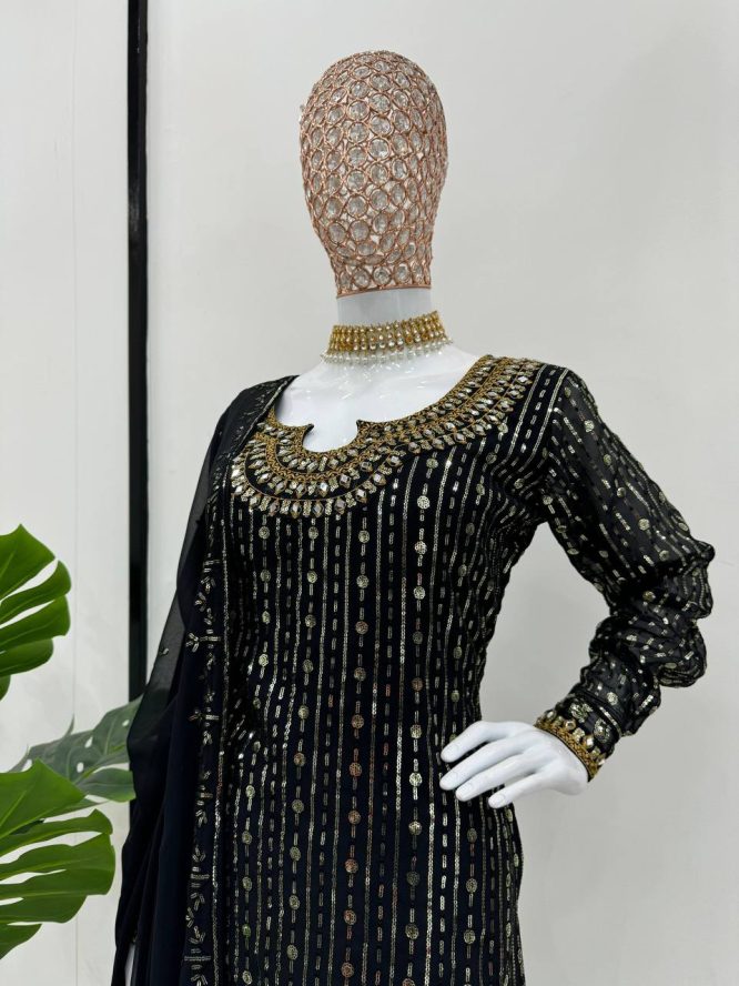 Royal  Intricate Design Kurti Trouser Suit Set With Beautiful Dupatta