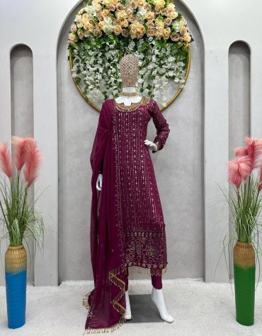 Royal  Intricate Design Kurti Trouser Suit Set With Beautiful Dupatta