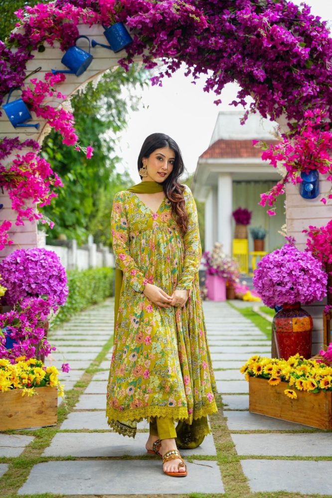 Chinon Blossom Chic Suit Set