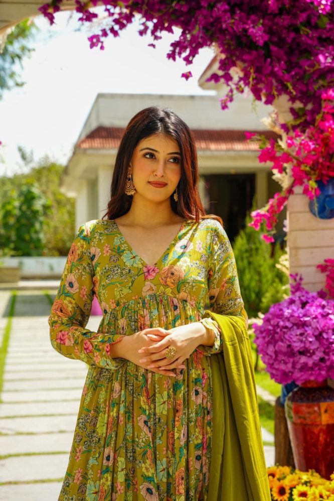 Chinon Blossom Chic Suit Set