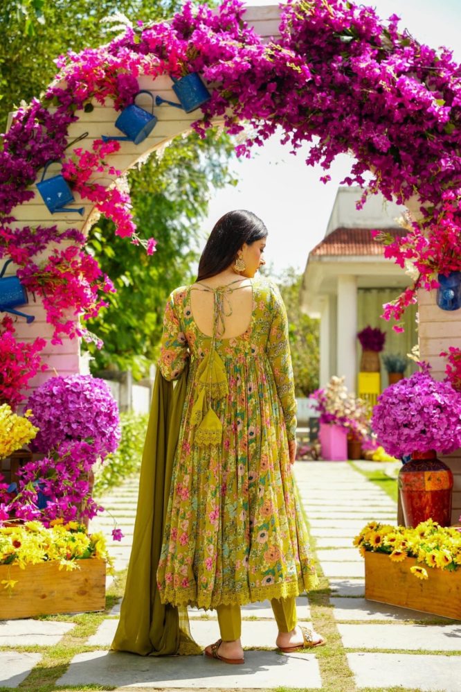 Chinon Blossom Chic Suit Set
