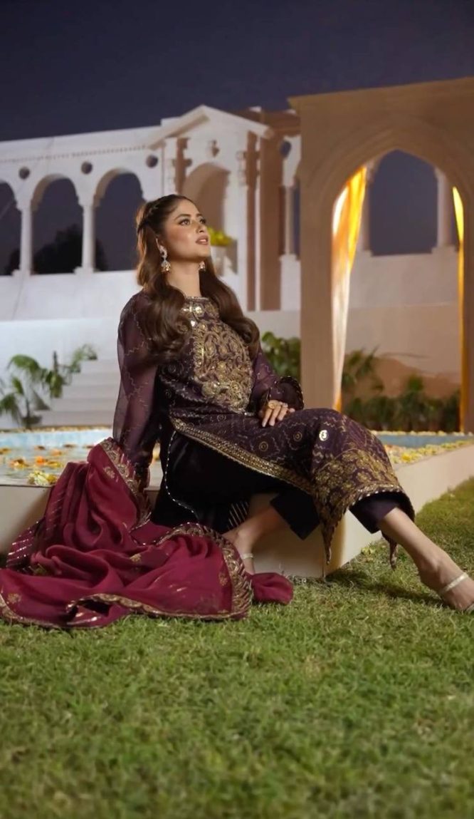Regal Purple Splendor Ensemble