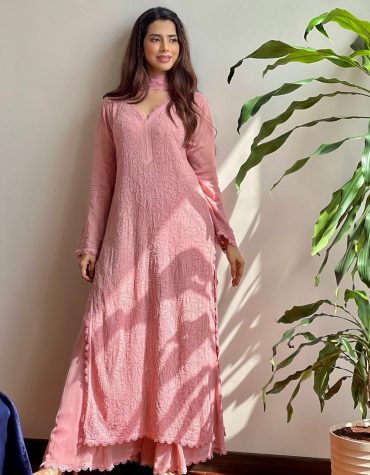 Pehnawa Gulabi Embroidery Ethnic Set