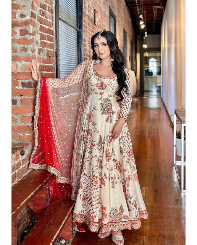 Luxurious White Faux Georgette Creation