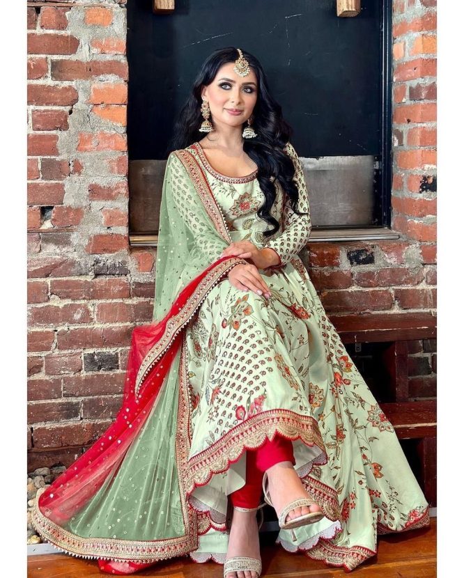 Luxurious White Faux Georgette Creation