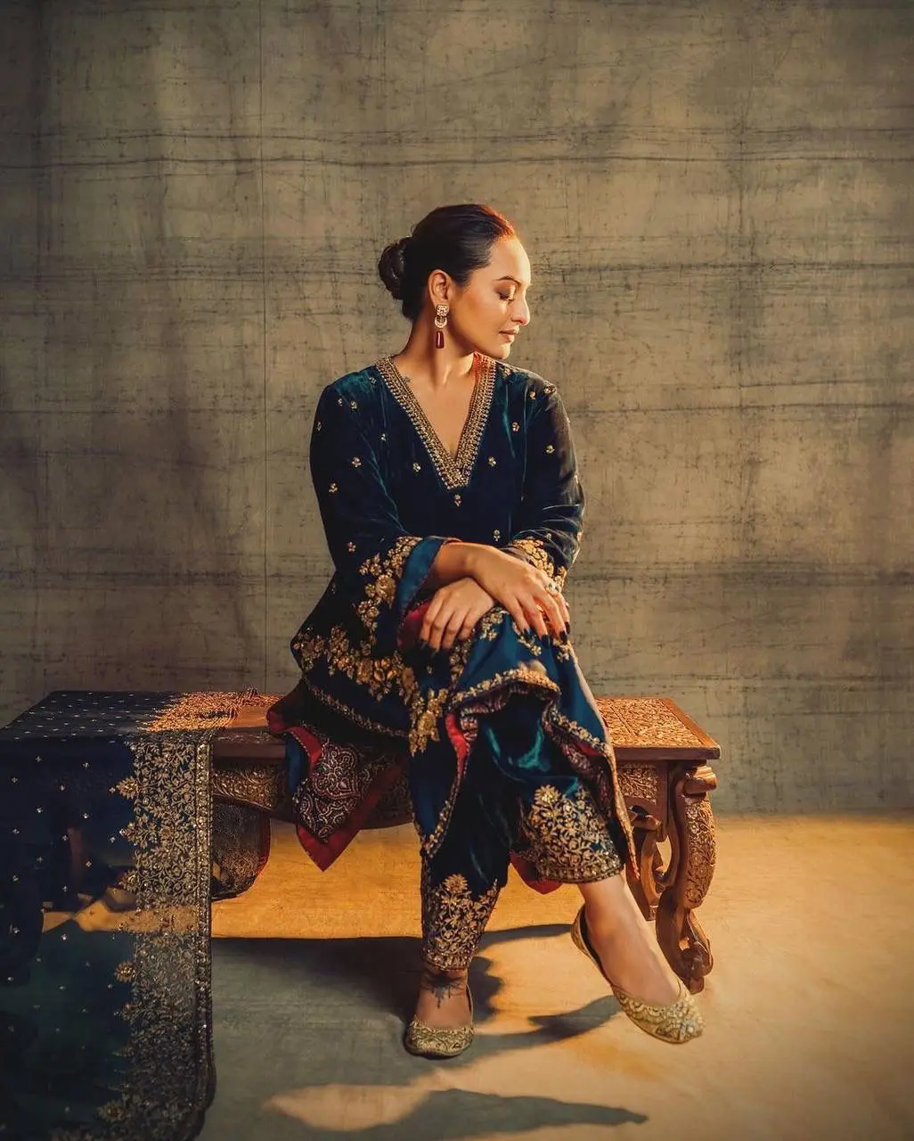 Sonakshi Royal Velvet Elegant Suit Set