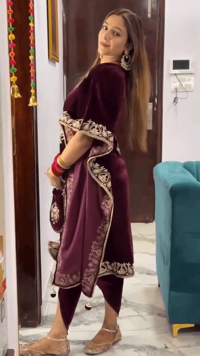 Saanjh Velvet Kaftan with Dhoti and Potli