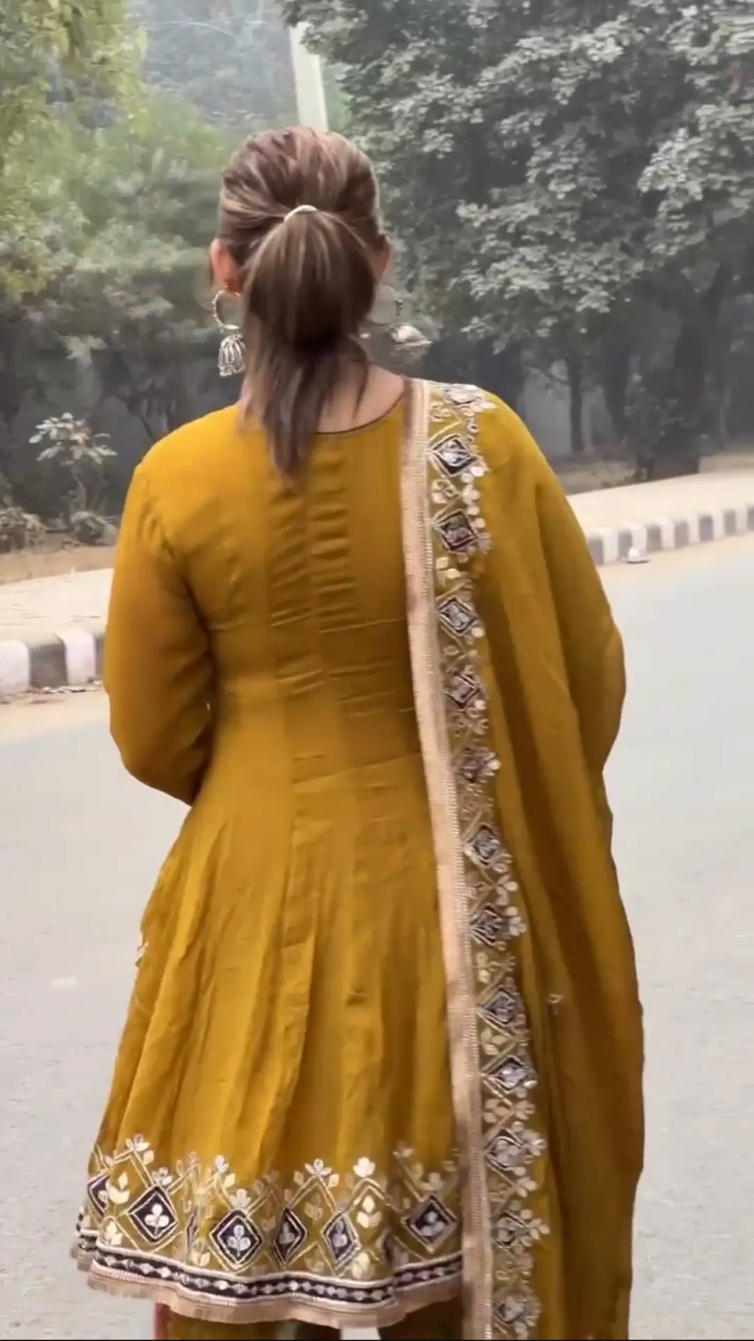 Luxurious Chinnon Designer Suit Set
