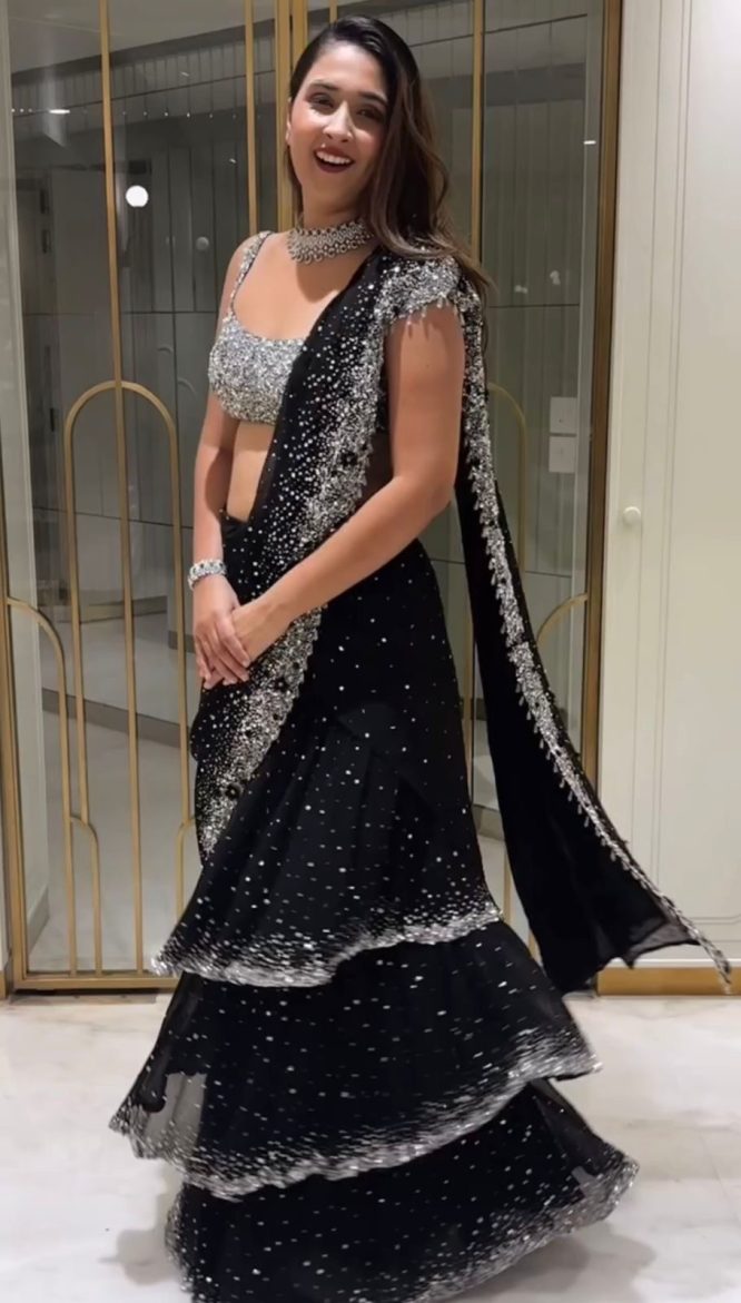 Luxurious Ready To Wear Lehenga Saree