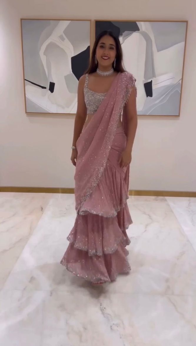 Luxurious Ready To Wear Lehenga Saree