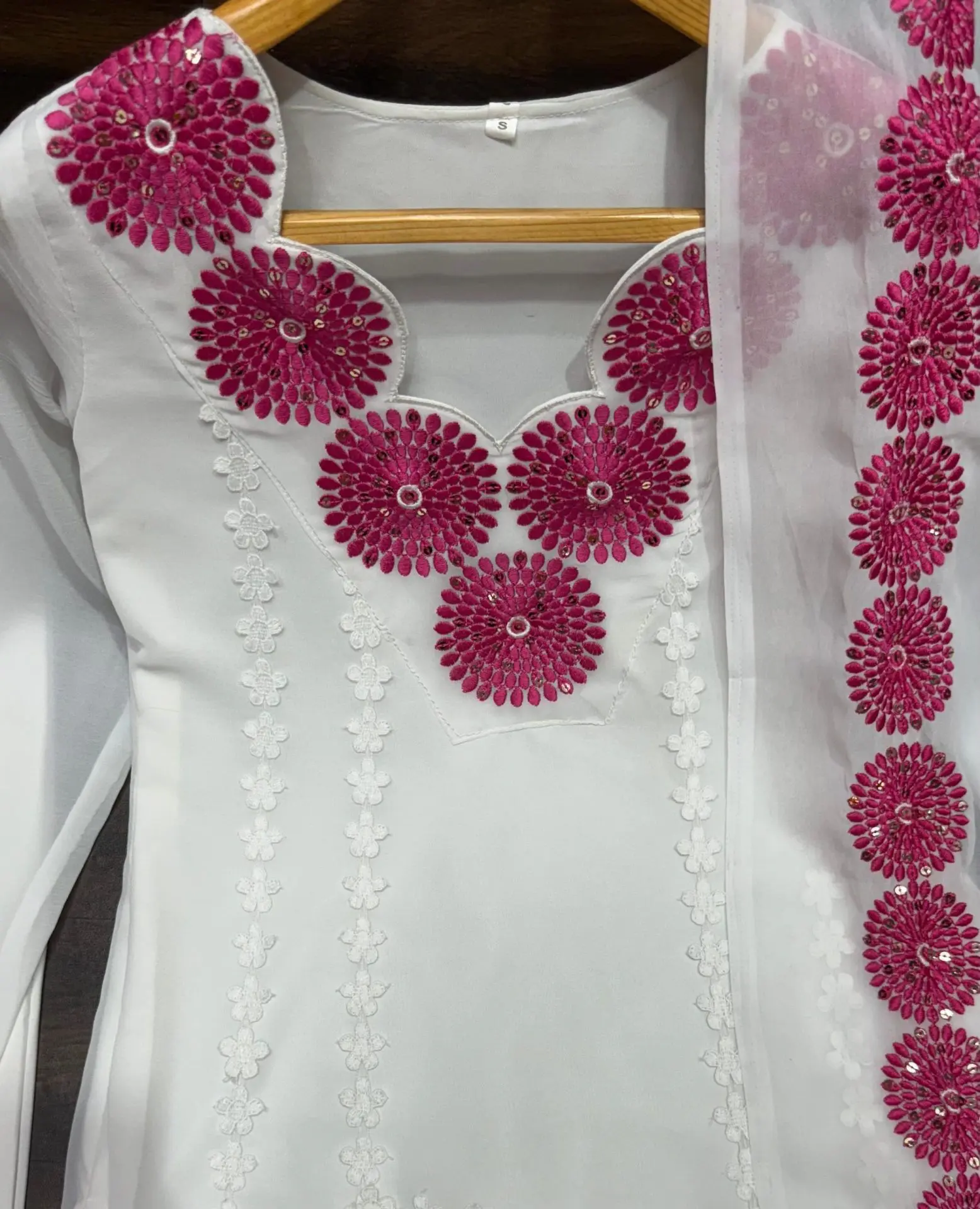 Aditi Swan White Kurta Set