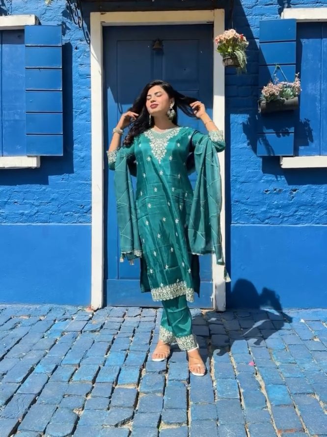 Noor-E-Naira Embroidered Silk Salwar Suit Set