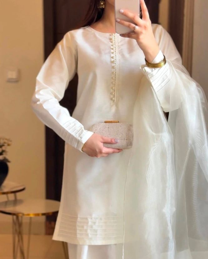Mahira  Farshi Salwar Kameez Set