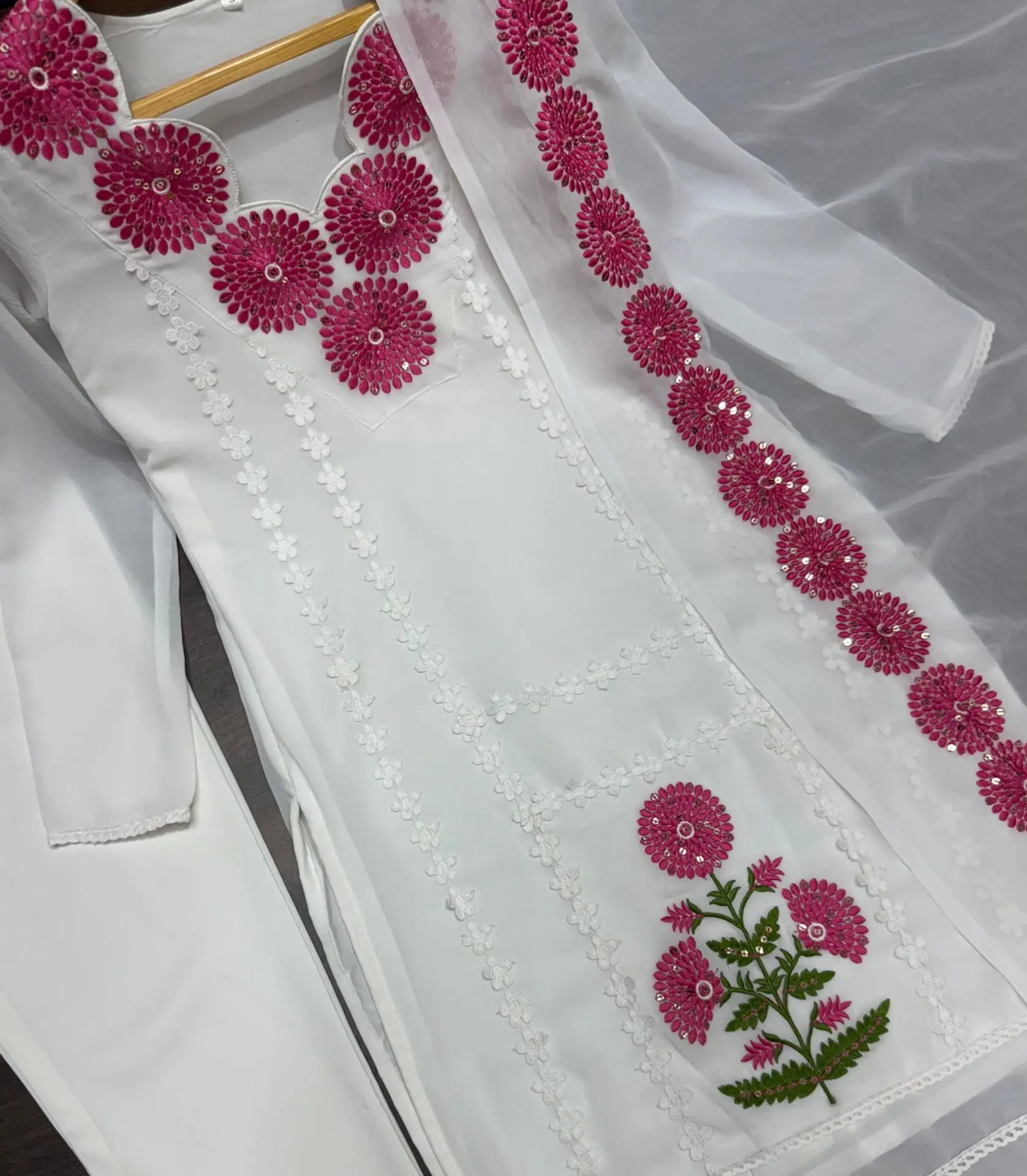 Aditi Swan White Kurta Set