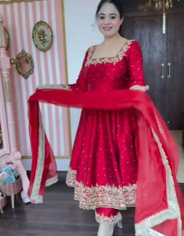 Prachi's' Red Havy Vichitra Royal Elegant Suit Set