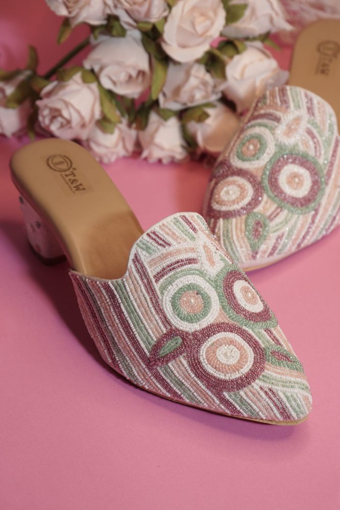 eti (Heel mule)