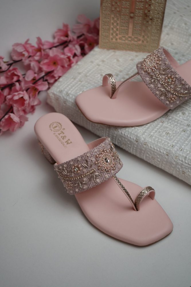Dinah (Heel)