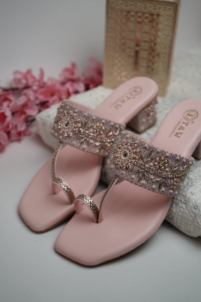 Dinah (Heel)