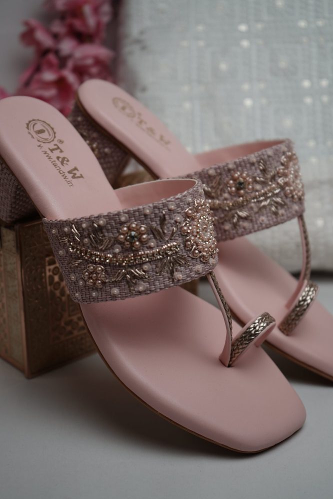 Dinah (Heel)