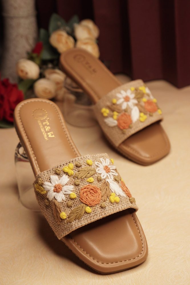 Vedhika Flip Flop