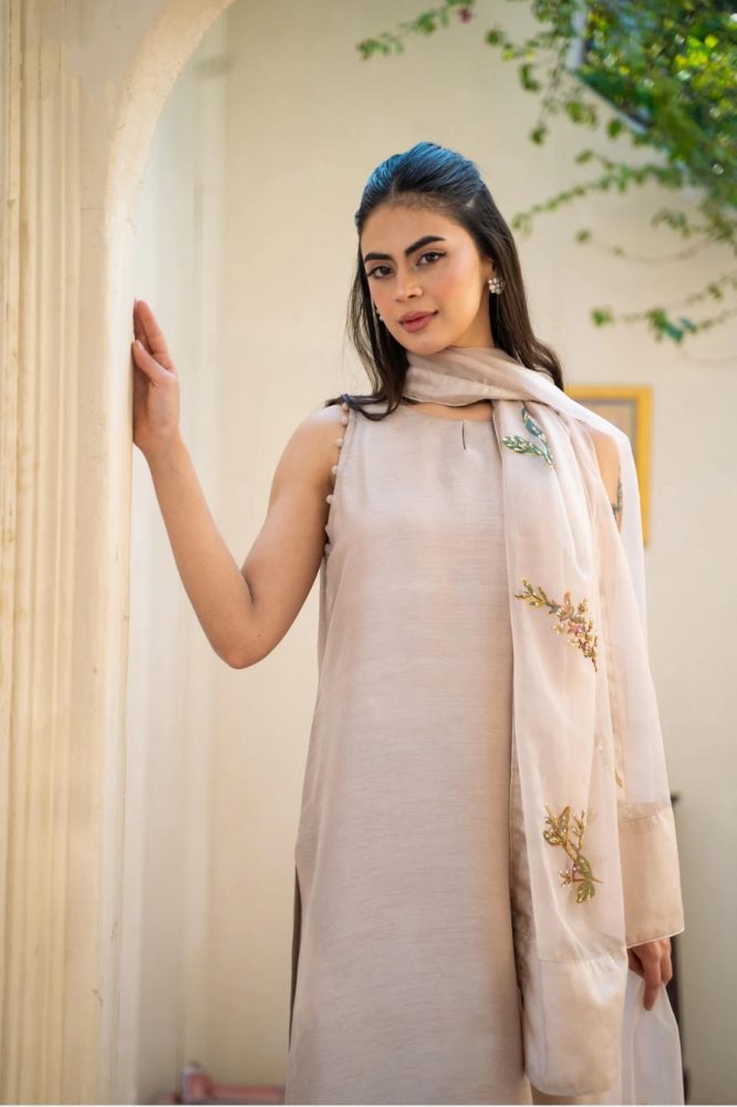 Samara Straight Elegance Ensemble