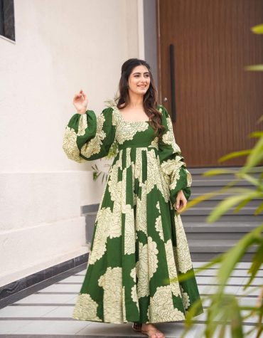 Vaanya 's Premium Designer Gown