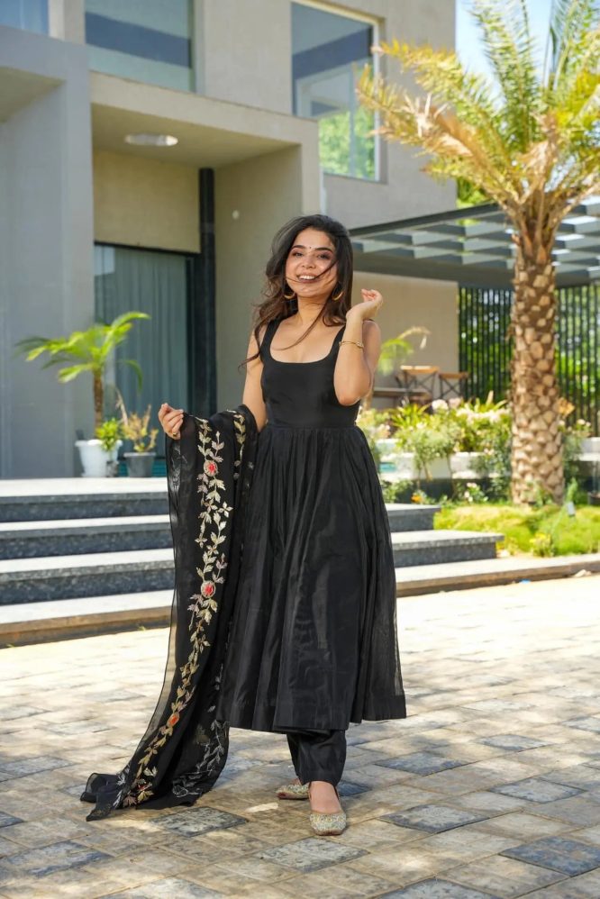 Zoya's Black Chanderi Suit