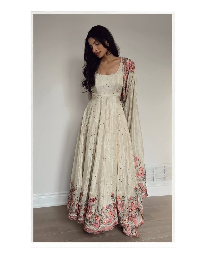 Aarushi Heavy Pure Cinon Silk Gown