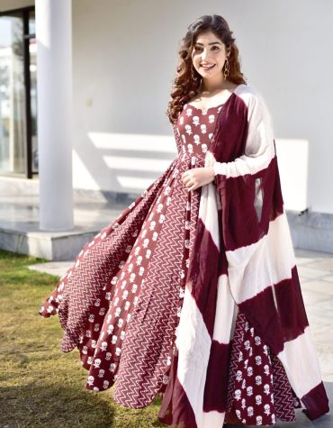 Gajgamini Brown Maxi Set