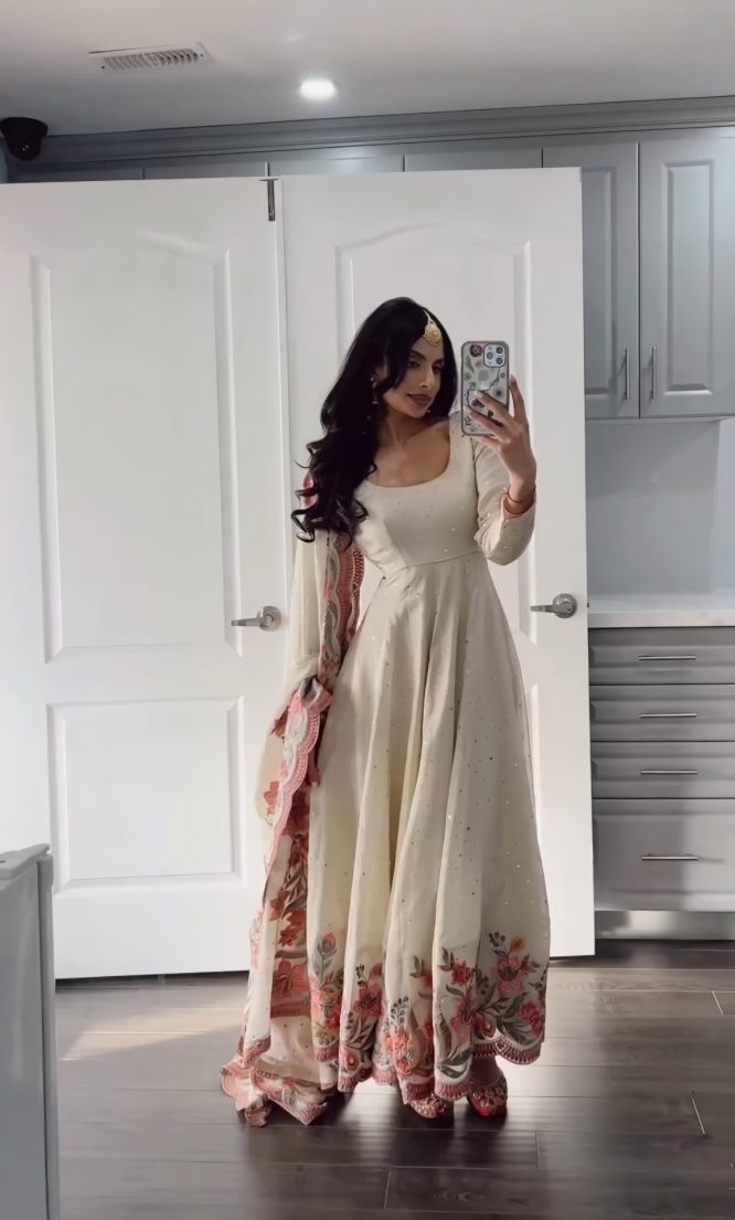 Aarushi Heavy Pure Cinon Silk Gown